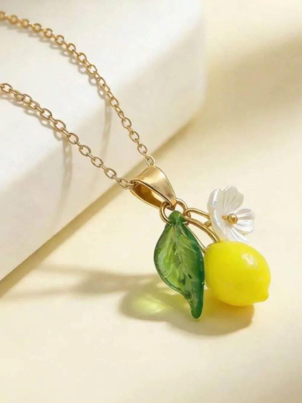 Delicate lemon necklace R784 - Picture 2 of 2